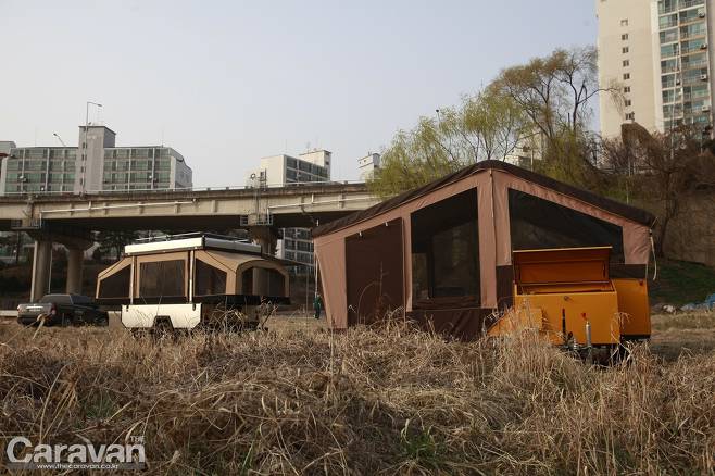 주름 하나 없이 완벽하게 펼쳐진 파티오 에어5, 내구성은 물론 AS에 대한 걱정을 잊게 한다